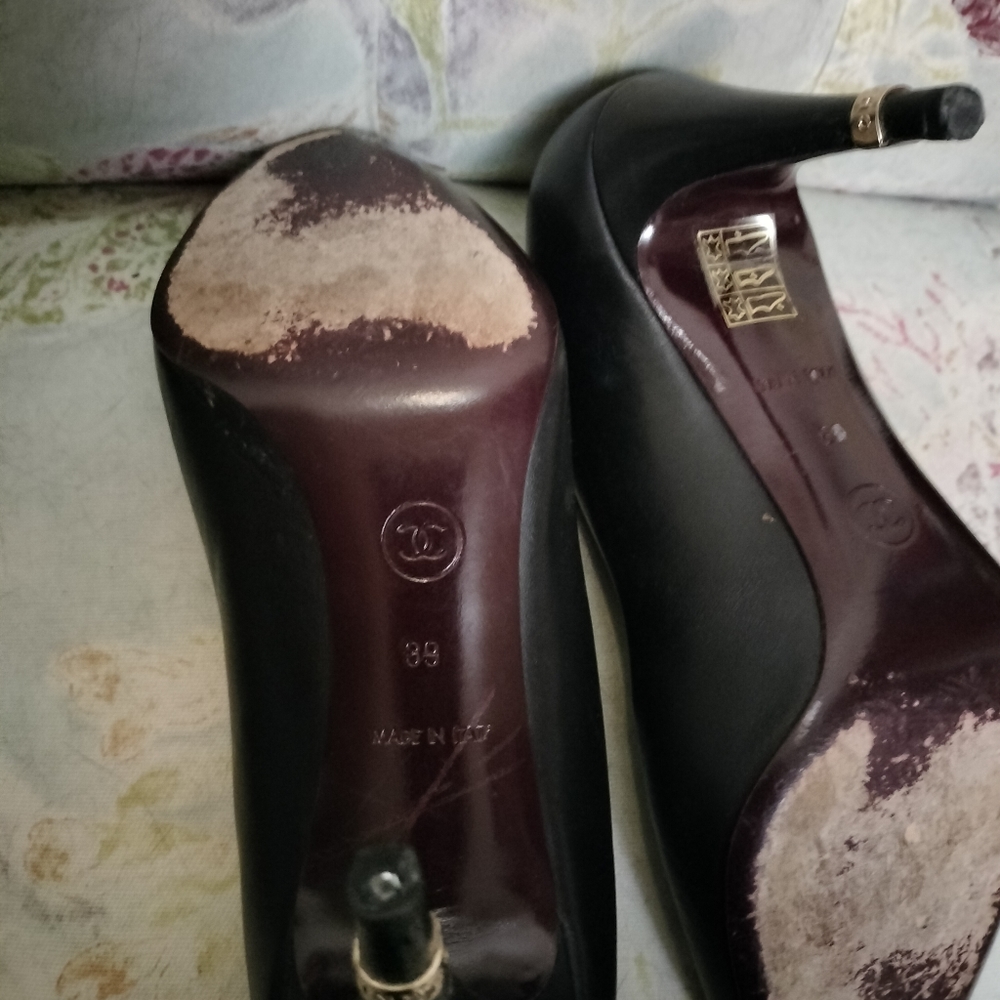 Chanel Authentic 👠 Heels - Picture 5 of 9